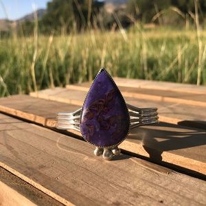 Teardrop cuff